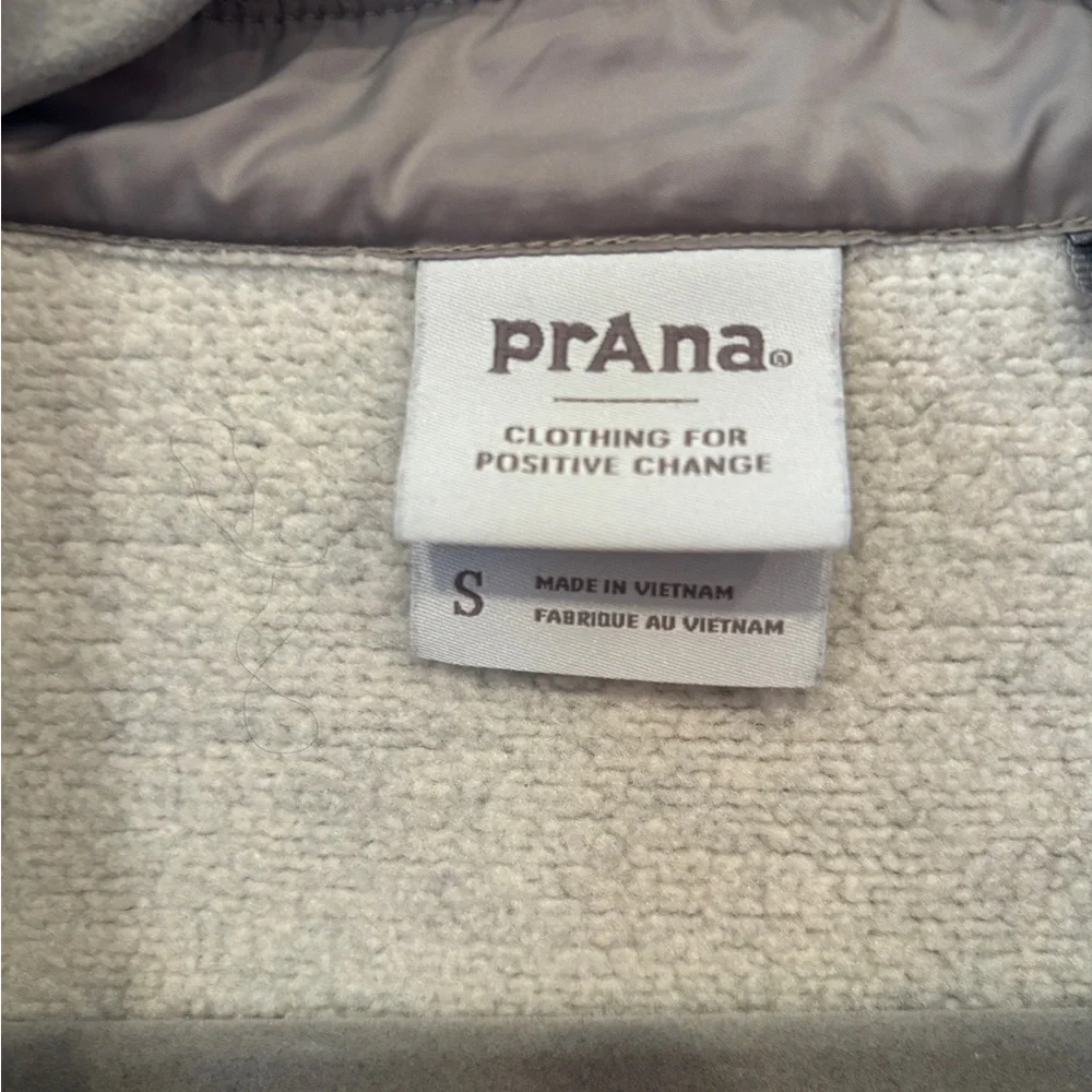 prAna Women’s Tri Thermal Shacket - Light Gray Wool-Blend Button Front - Small - Picture 4 of 8